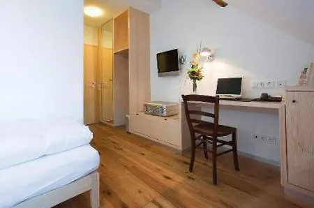 Landgasthof Hirschen 알브룩