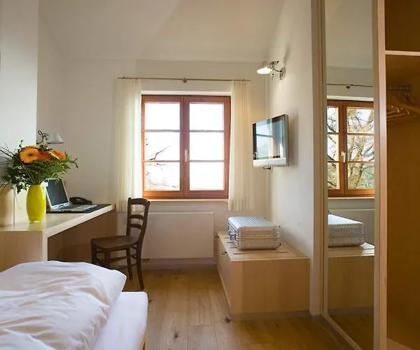 بيت ضيافة Landgasthof Hirschen Albbruck